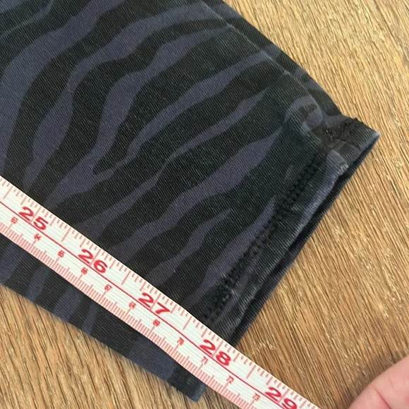 Rock‎ & Republic Pants Women's Size 10 Denim-R FEVER Pull On Slimming - Picture 10 of 10